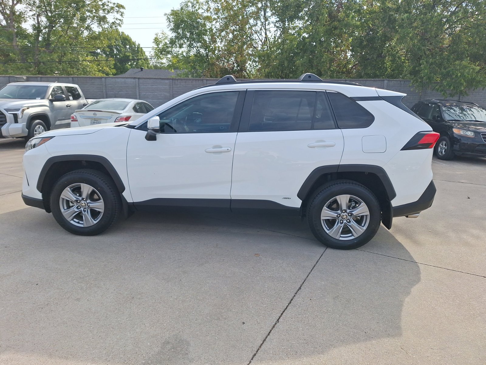 Used 2024 Toyota RAV4 XLE w/ Convenience Package AWD/4WD image 3