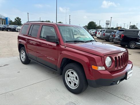 Used 2016 Jeep Patriot Sport w/ Power Value Group FWD image 8
