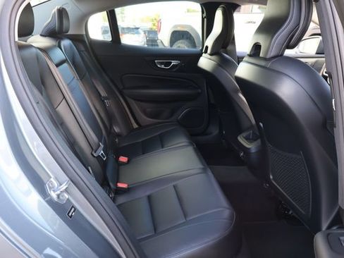 Used 2019 Volvo S60 T5 Momentum w/ Multimedia Package FWD image 15