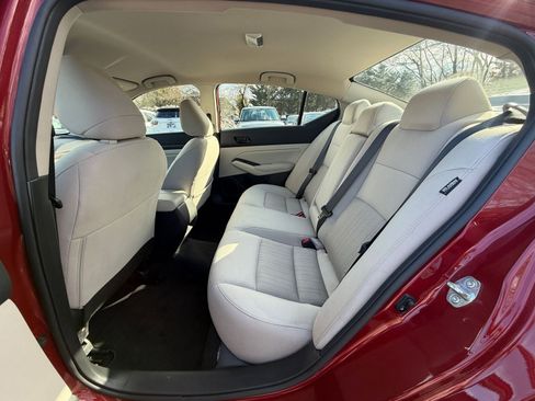 Used 2025 Nissan Altima 2.5 SV image 25