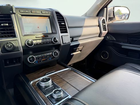 Used 2019 Ford Expedition Max Platinum AWD/4WD image 21