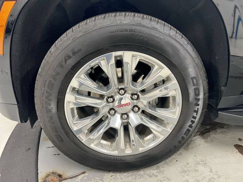 Used 2025 GMC Yukon XL Denali AWD/4WD image 28