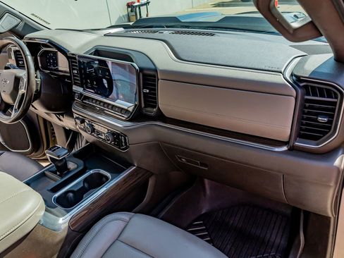 Used 2023 Chevrolet Silverado 1500 LT Trail Boss w/ Protection Package image 18