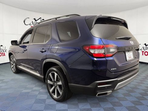 Used 2023 Honda Pilot Touring image 6