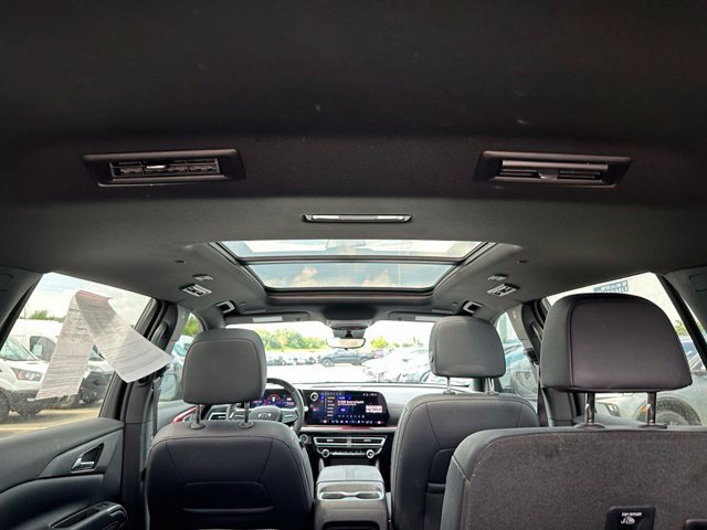 Used 2024 Chevrolet Traverse RS w/ LPO, Floor Liner Package AWD/4WD image 10