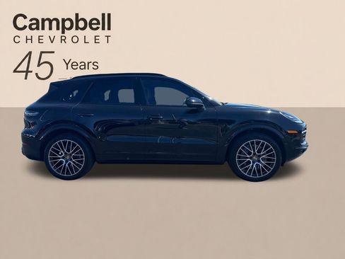 Used 2023 Porsche Cayenne AWD/4WD image 7