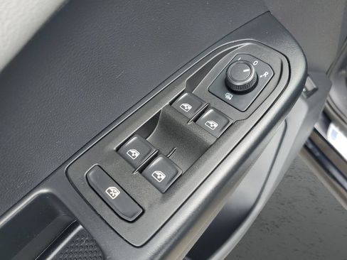 Used 2022 Volkswagen Taos SE FWD image 19
