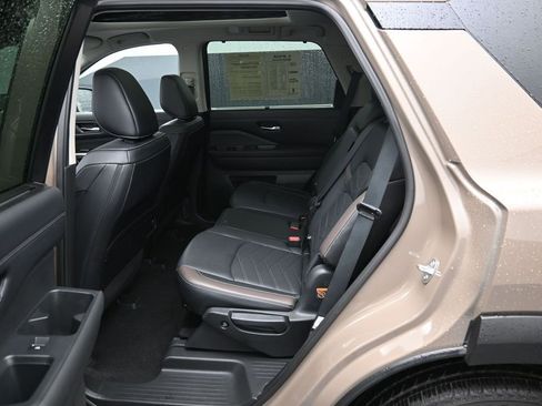 Used 2024 Nissan Pathfinder Platinum w/ Cargo Package AWD/4WD image 23