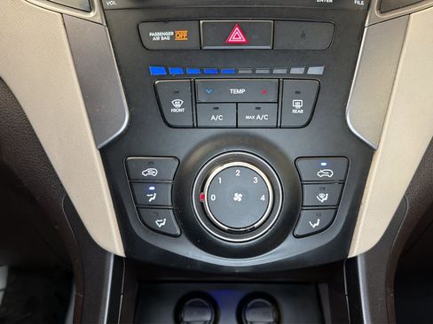 Used 2014 Hyundai Santa Fe Sport FWD image 27