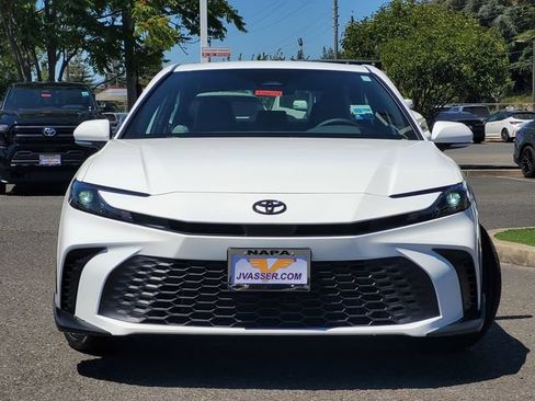 New 2026 Toyota Camry SE FWD image 2