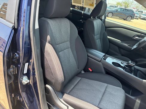 Used 2026 Nissan Rogue SV FWD image 38
