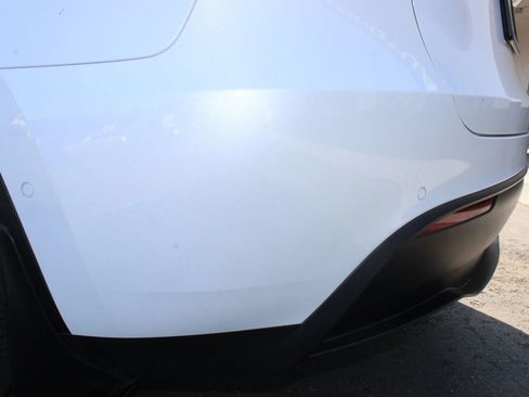 Used 2022 Tesla Model Y Long Range AWD/4WD image 37