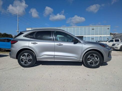 Used 2023 Ford Escape ST-Line AWD/4WD image 2