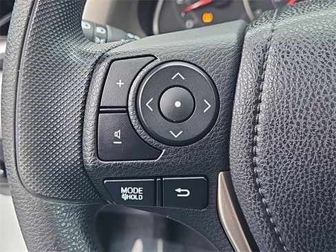 Used 2015 Toyota RAV4 XLE image 19