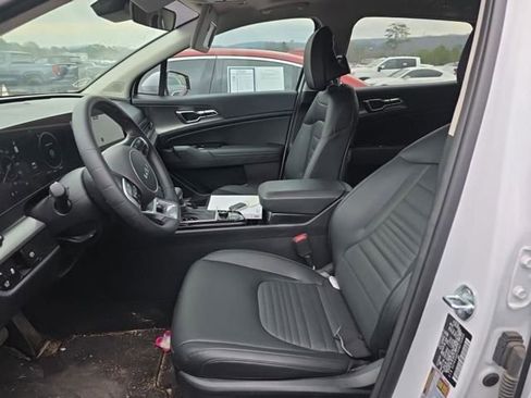 Used 2025 Kia Sportage SX image 12