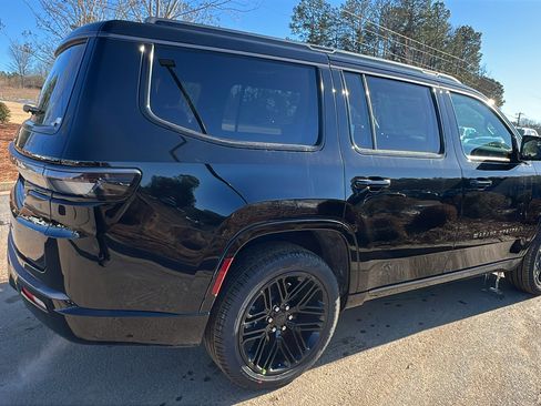 New 2026 Jeep Grand Wagoneer Limited AWD/4WD image 8