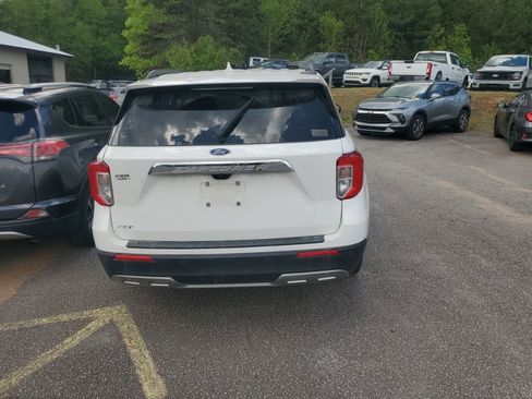 Used 2024 Ford Explorer XLT w/ Equipment Group 202A RWD image 7