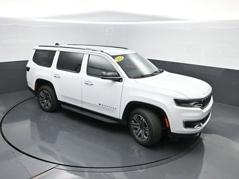 Used 2024 Jeep Wagoneer Series II image 42