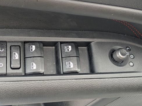 Used 2024 Jeep Compass Trailhawk image 12