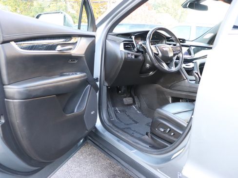 Used 2023 Cadillac XT6 Premium Luxury image 10