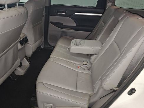 Used 2015 Toyota Highlander XLE FWD image 8