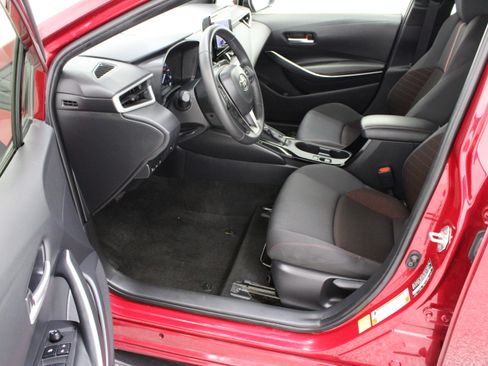 Used 2025 Toyota Corolla SE FWD image 14