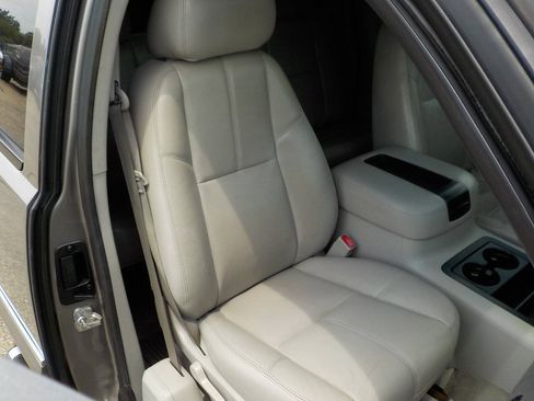 Used 2013 Chevrolet Silverado 2500 LT w/ Custom Sport Truck Package RWD image 26