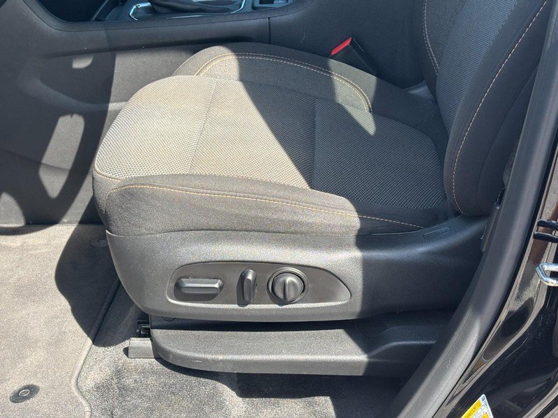Used 2020 Chevrolet Traverse LT FWD image 18
