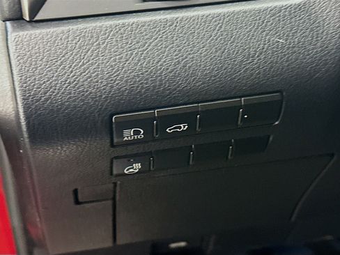 Used 2018 Lexus RX 350L w/ Premium Package image 17