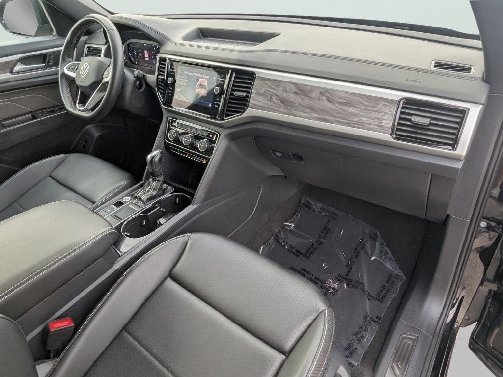 Used 2023 Volkswagen Atlas Cross Sport SE w/ Panoramic Sunroof Package FWD image 12