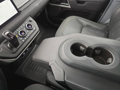 Certified 2021 Land Rover Defender 90 First Edition image 24