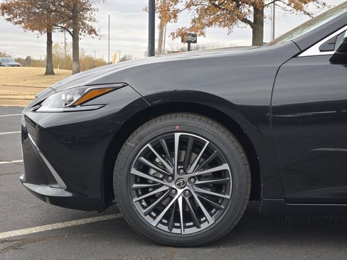 New 2025 Lexus ES 350 w/ Premium Package image 5