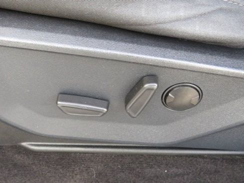 Certified 2022 Ford F150 XLT w/ Equipment Group 302A High image 17