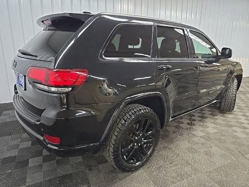 Used 2020 Jeep Grand Cherokee Altitude image 10
