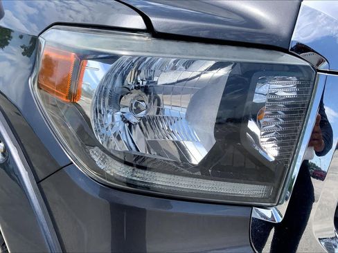 Used 2021 Toyota Tundra SR5 w/ SR5 Leather Package RWD image 27
