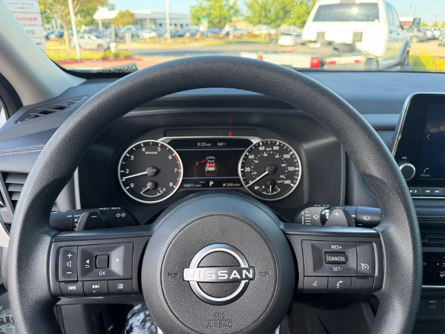 Used 2024 Nissan Rogue S AWD/4WD image 14