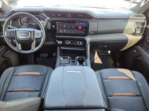Used 2025 GMC Sierra 2500 AT4 w/ AT4 Premium Plus Package AWD/4WD image 15