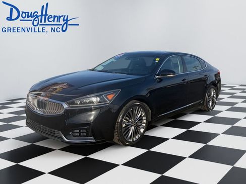 Used 2017 Kia Cadenza Limited image 1