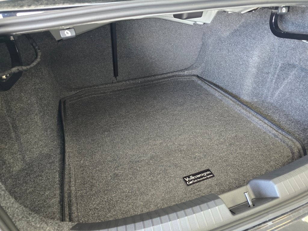 New 2026 Volkswagen Jetta SE FWD image 16