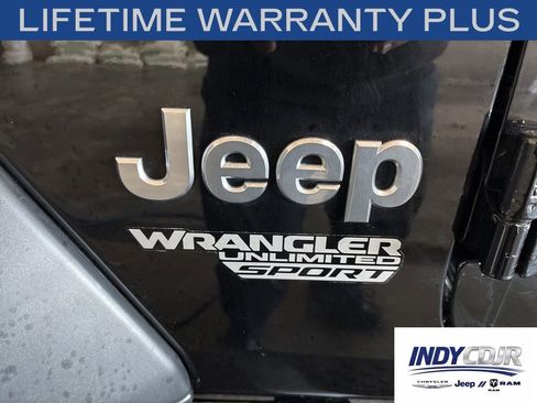 Used 2018 Jeep Wrangler Unlimited Sport S AWD/4WD image 16