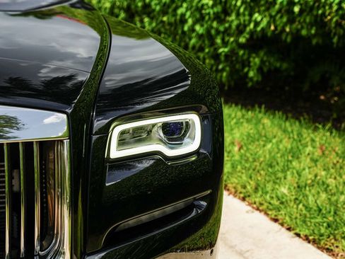 Used 2019 Rolls-Royce Dawn RWD image 61