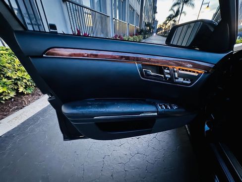 Used 2010 Mercedes-Benz S 550 S 550 4MATIC AWD 4dr Sedan image 31