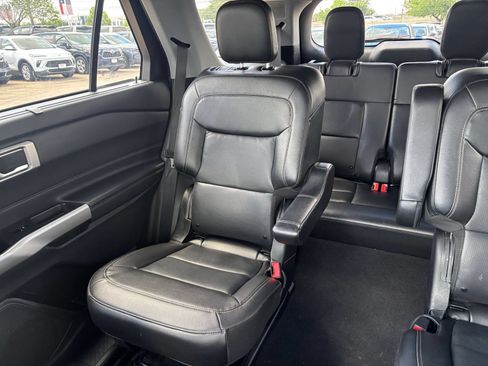 Used 2024 Ford Explorer Limited RWD image 43