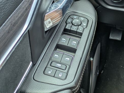 New 2026 RAM 3500 Laramie AWD/4WD image 18
