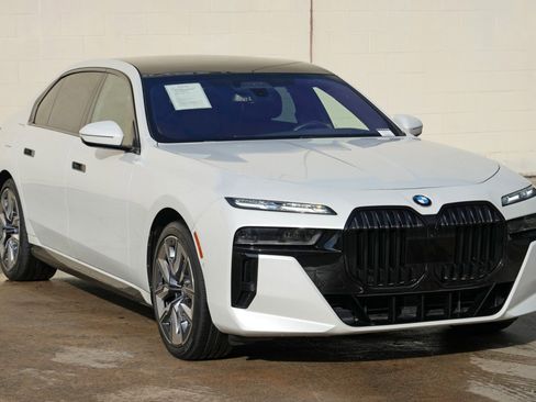 Used 2023 BMW 760i xDrive w/ Executive Package AWD/4WD image 65