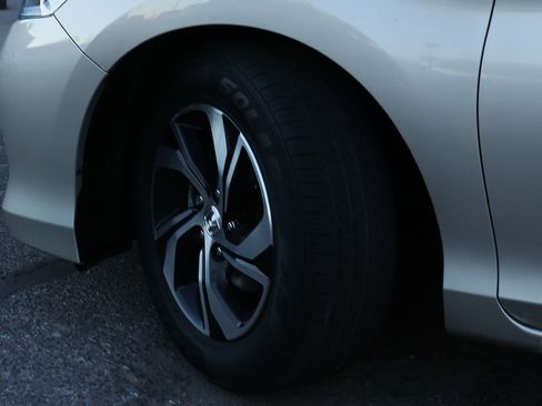 Used 2016 Honda Accord LX image 6