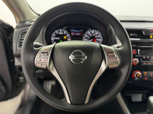Used 2013 Nissan Altima 2.5 S FWD image 19
