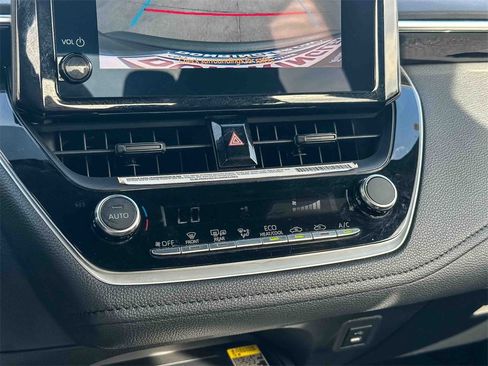 Used 2024 Toyota Corolla SE image 30