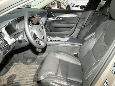 New 2026 Volvo V90 B6 Cross Country Ultra w/ Climate Package image 16