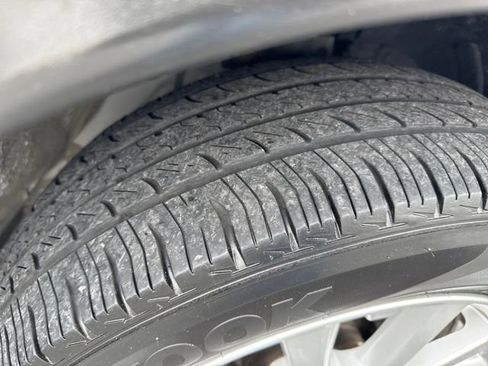 Used 2017 Nissan Rogue SV image 26